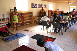 Student teachers practise to work